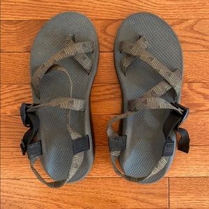 Men’s Olive green print Chaco size 11